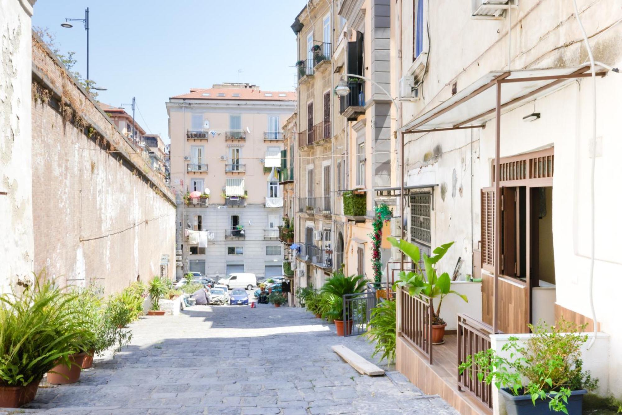 La Casetta Sulle Rampe Napoli Bagian luar foto