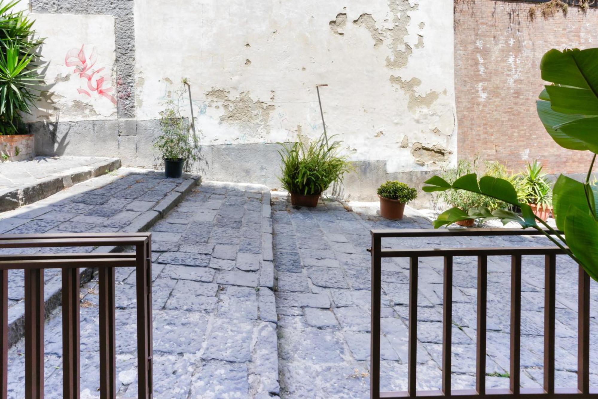La Casetta Sulle Rampe Napoli Bagian luar foto